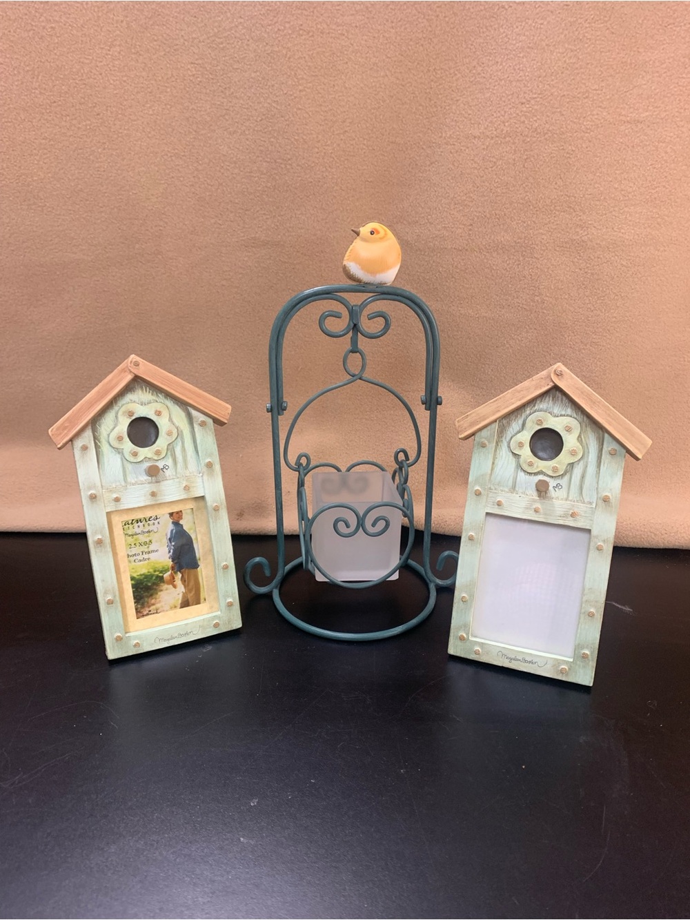 Green Birdhouse Frame Set with Decorative Metal Stand. Inv 901